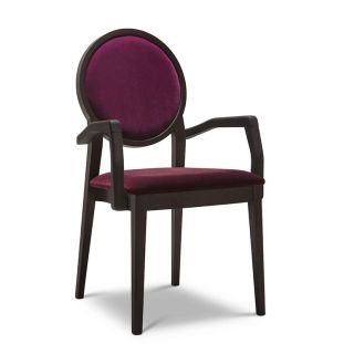 The collection with upholstered Medaillon arms