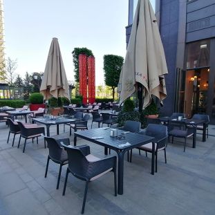 Terrace arrangement
