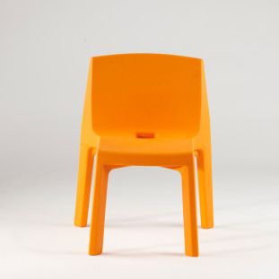 Q4 Chair