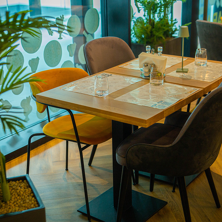 masa_restaurant_lemn_masiv