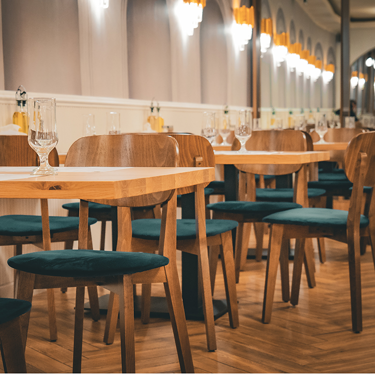 Ce scaune să alegi pentru un restaurant: ghid complet pentru proprietari HORECA